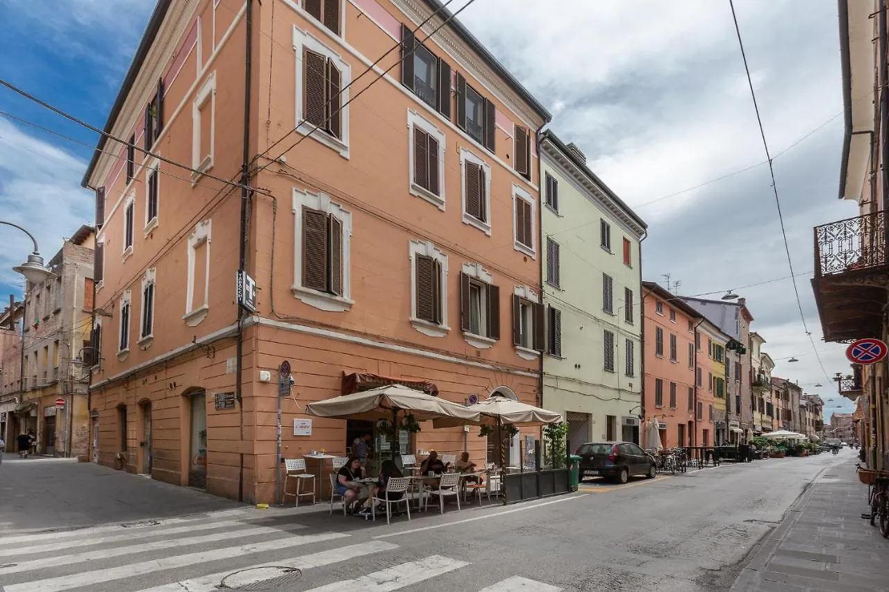 Ferrara Mayr White Apartment Italie