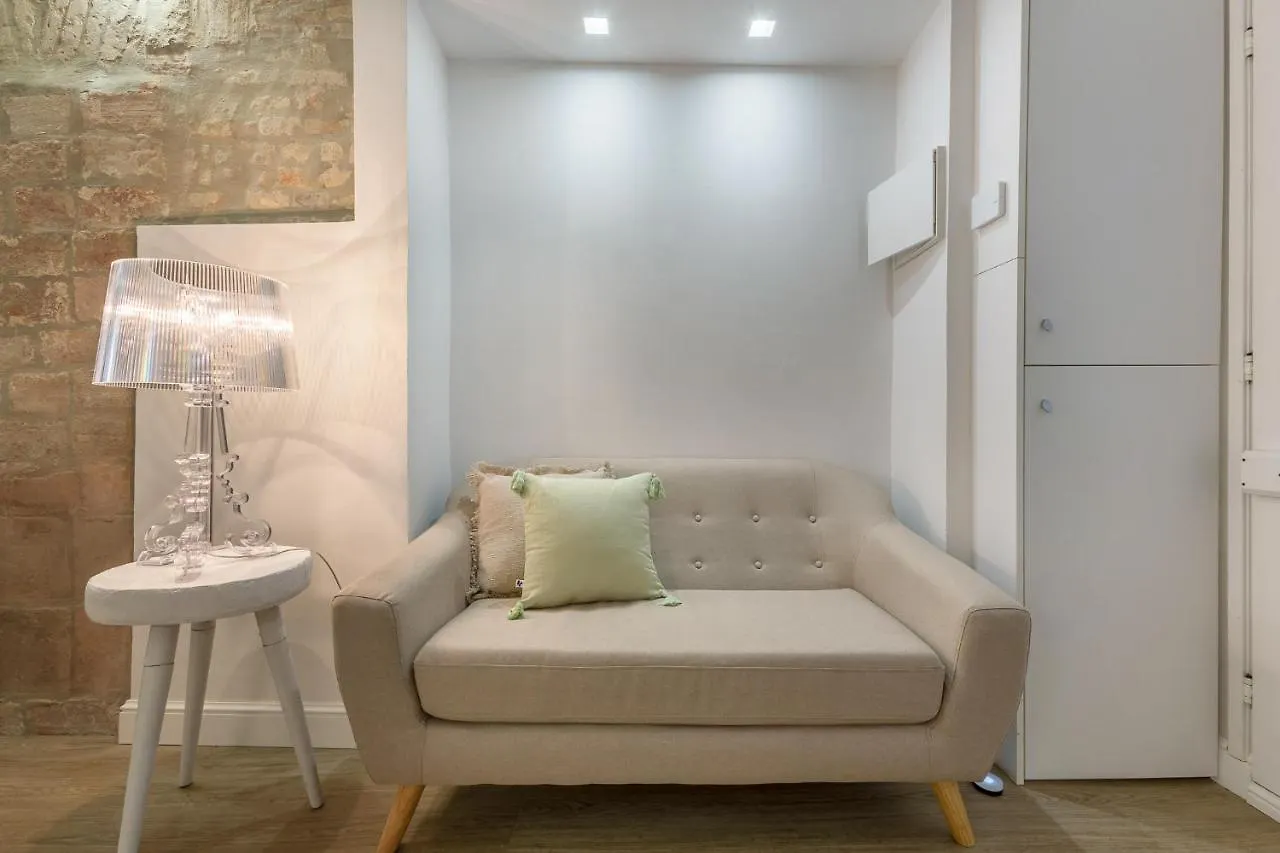 Ferrara Mayr White Apartment